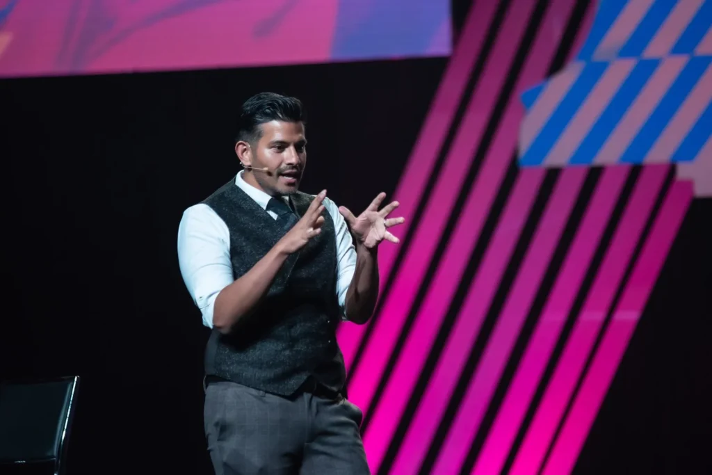 AI keynote speaker Shawn Kanungo shares insights about remote work and how it impacts businesses